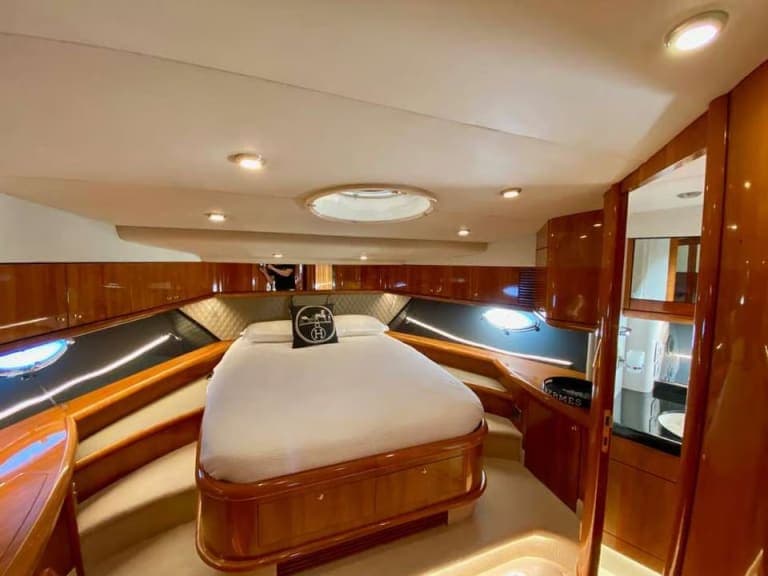 Photo 5 of 6