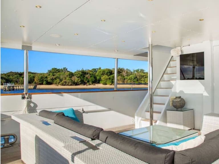 Photo 2 of 6