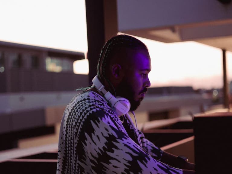 Photo 5 of 6