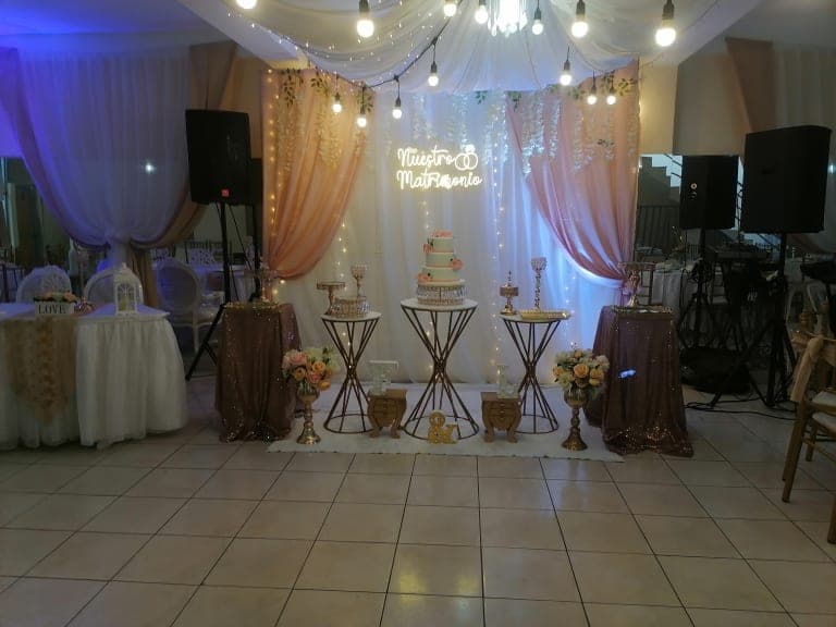 Photo 4 of 6