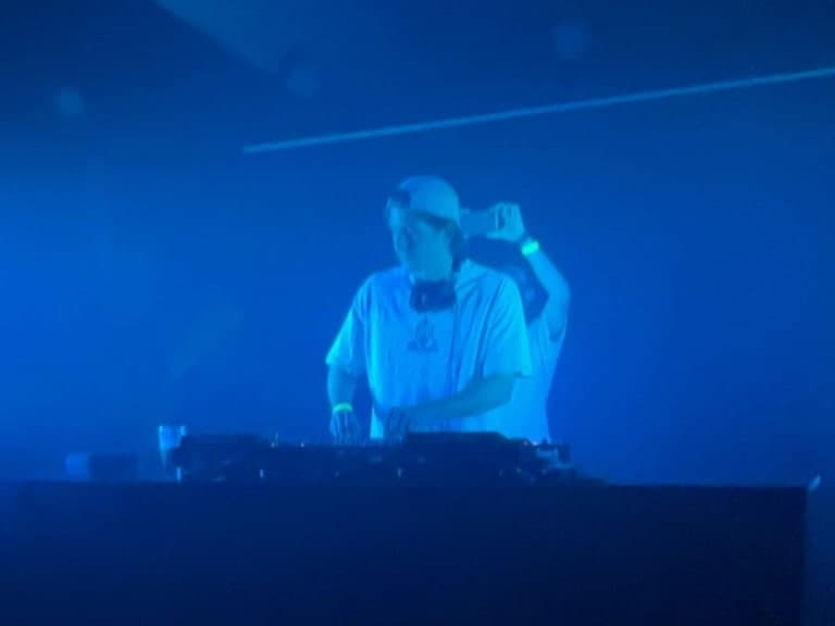 Photo 1 of 5