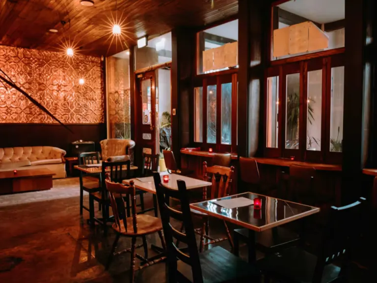Photo 3 of 6