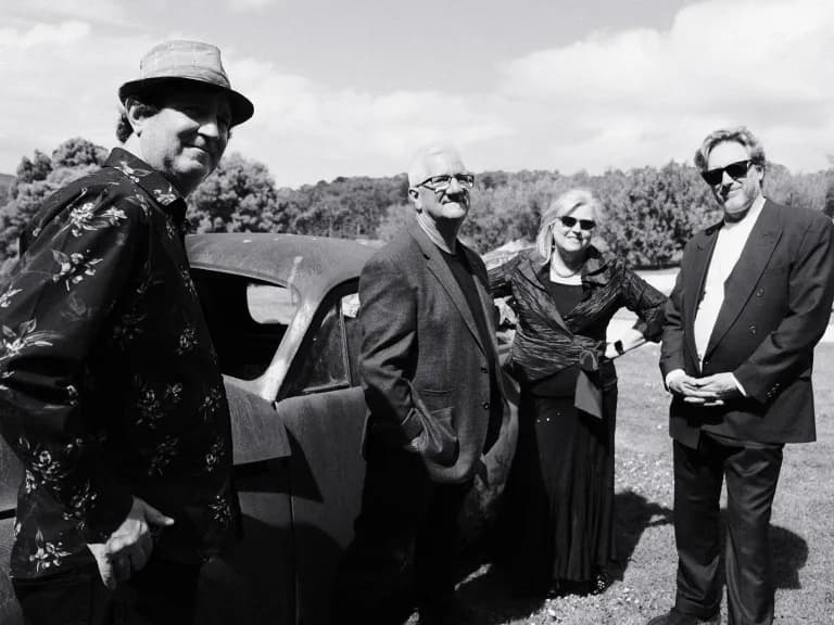 Photo 1 of 6