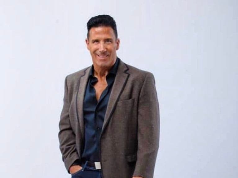 Photo 2 of 6