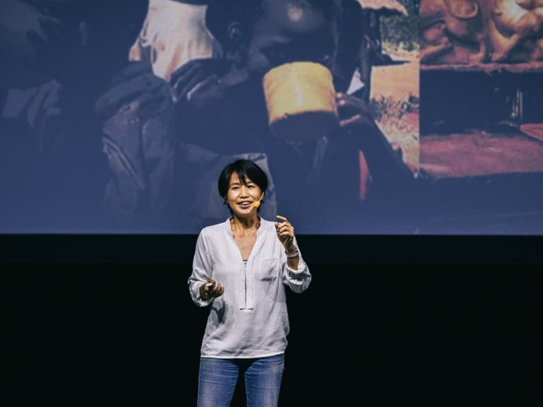 Photo 4 of 6