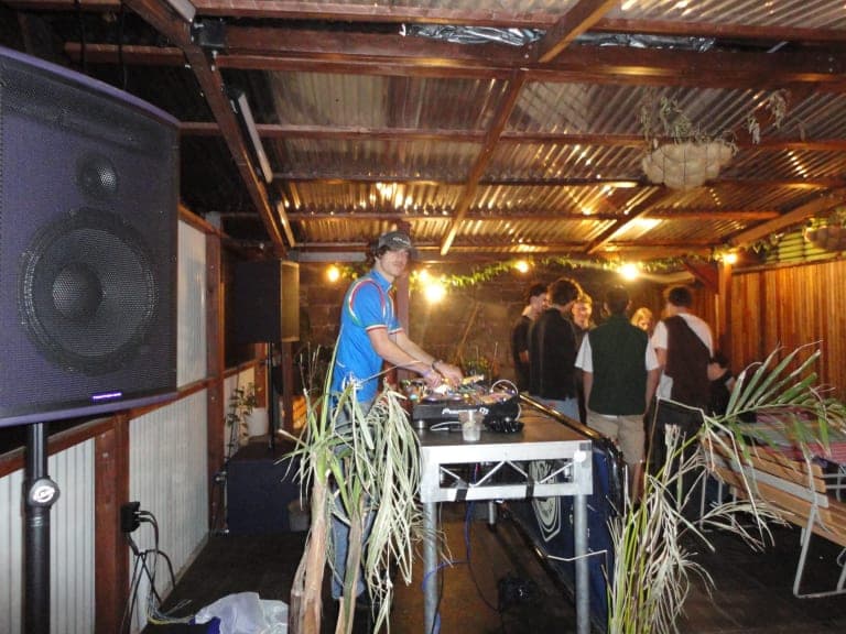 Photo 4 of 5