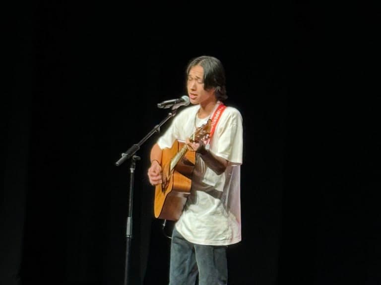 Photo 1 of 6