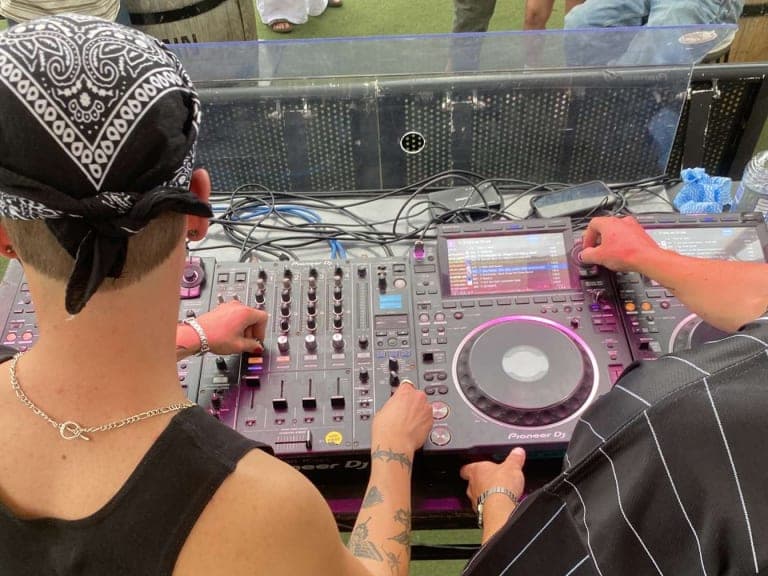 Photo 3 of 4