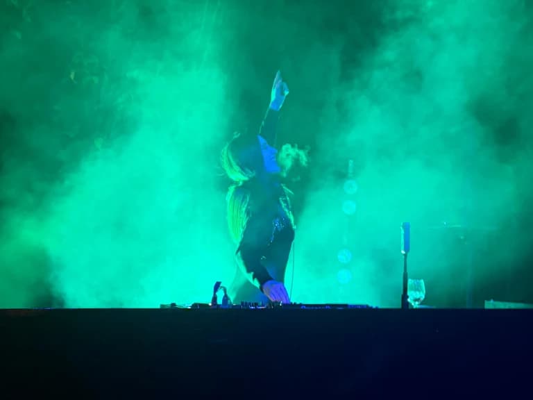 Photo 1 of 6