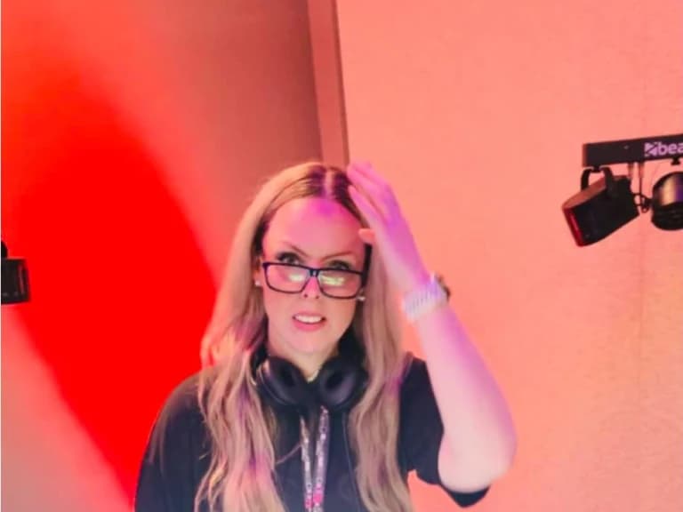 Photo 4 of 6