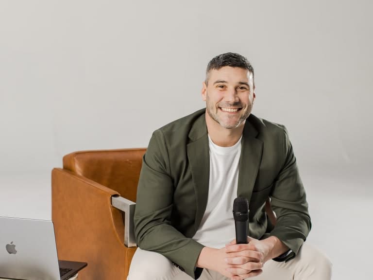 Photo 3 of 6
