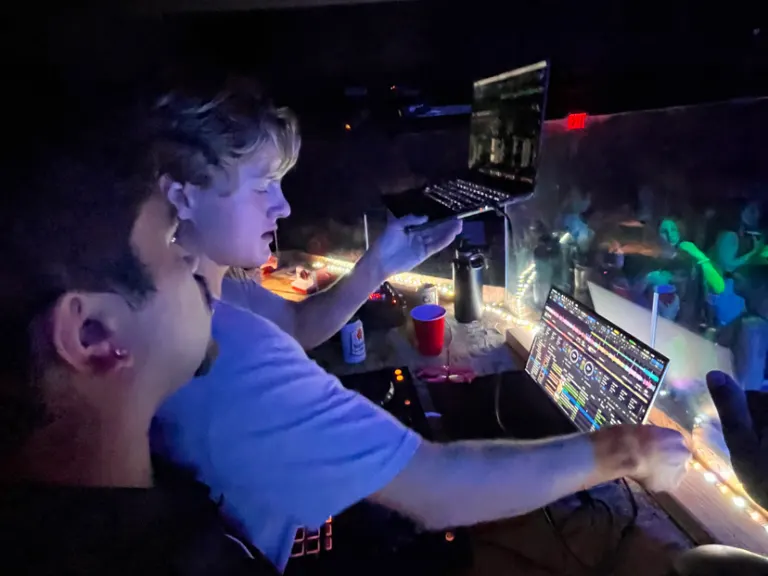 Photo 3 of 6